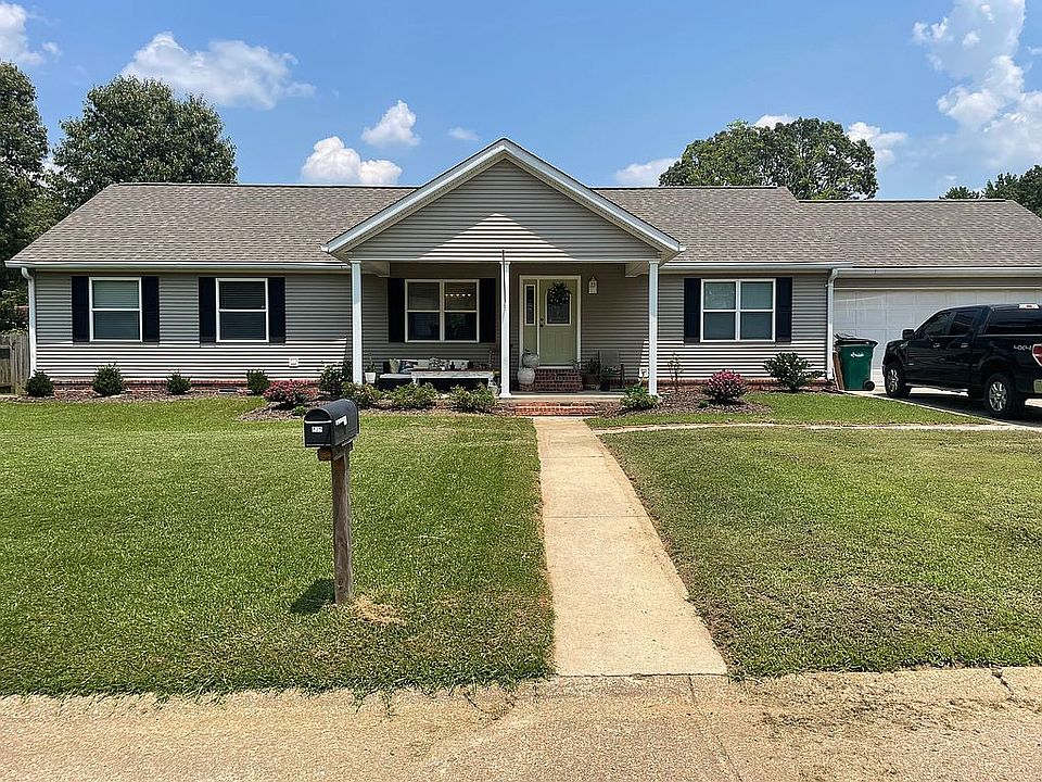 1st image of 825 Mallard Dr