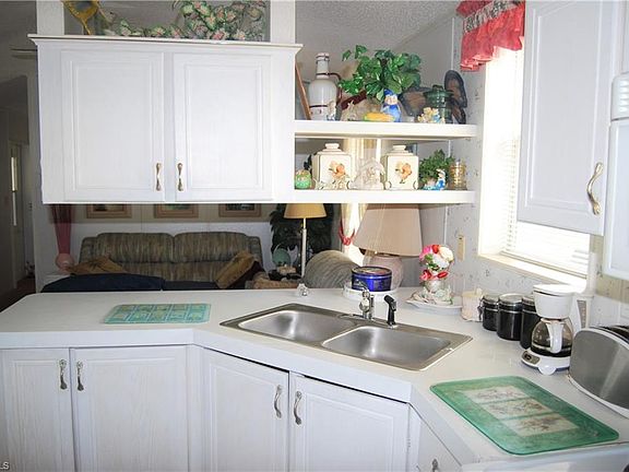5th image of 20661 River Dr