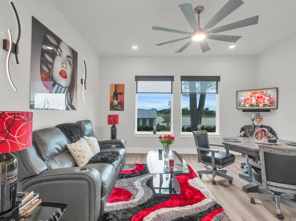 9727 Greenridge View Dr, Willis, TX 77318