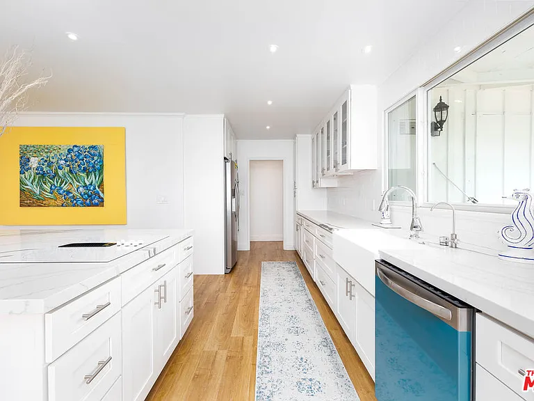 1110 W Muirlands Dr — Photo 13