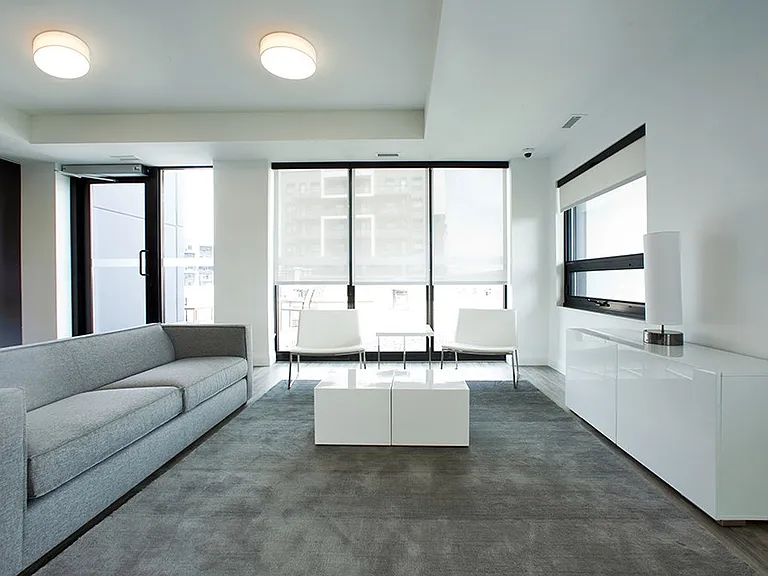 460 A Belmont Ave W #At 460b — Photo 66
