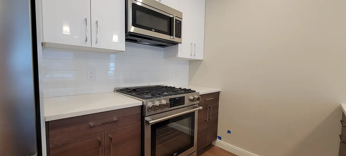 Building Photo - 425 Lagrange St #206