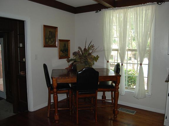 5th image of 700 SE 51st Ave
