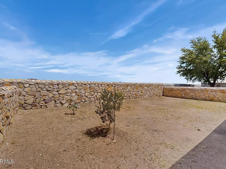 5705 Rick Husband Dr — Photo 37