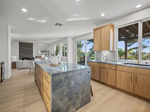 1689 Docena Rd, Carlsbad, CA 92011