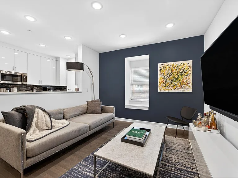 974 Summit Ave #409 — Photo 3