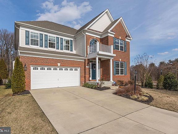 4th image of 704 Highland Meadows Dr