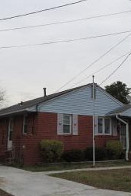 2nd image of 211 E Sewell Ave