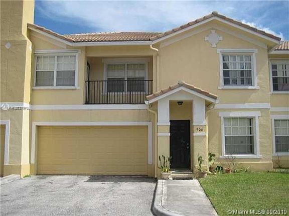 2nd image of 906 Belmont Ln #906