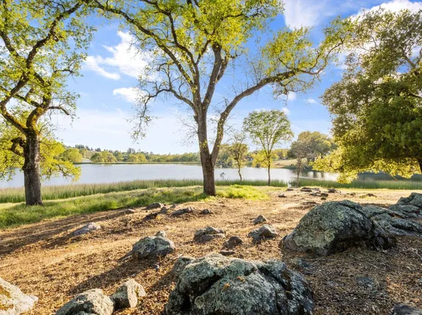 2678 Nob Hill Dr, Somerset, CA 95684