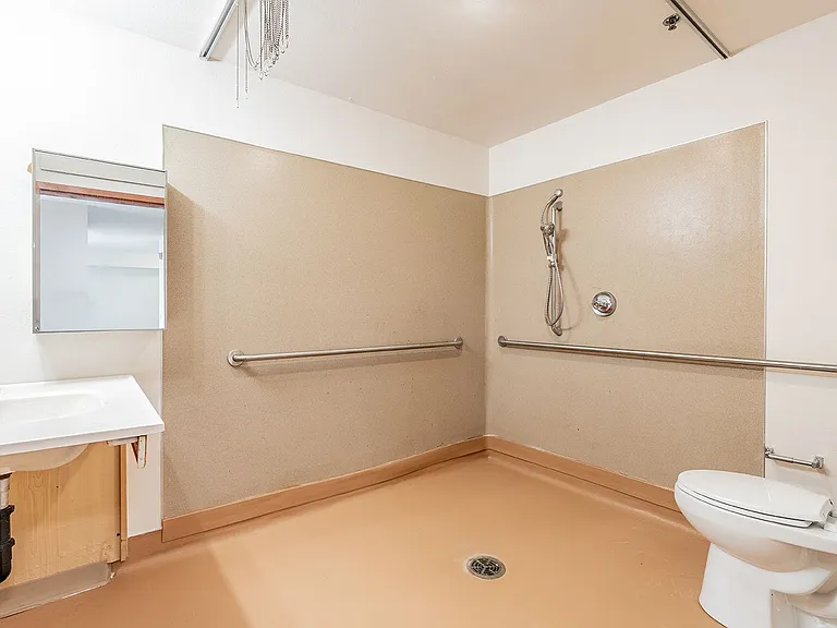 INCOME RESTRICTED Affordable Apartments in Hazelwood! — Photo 48