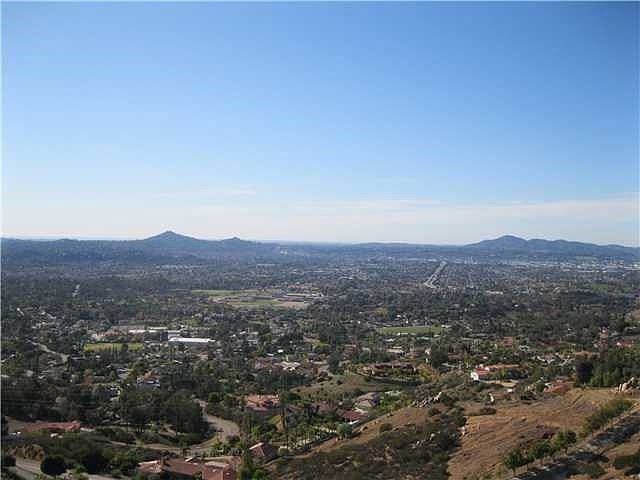 1st image of 660 Calle De La Sierra
