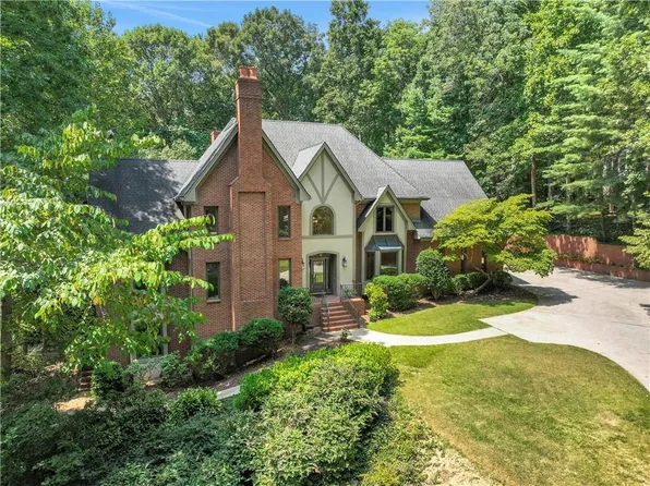 5615 Silver Ridge Dr, Stone Mountain, GA 30087