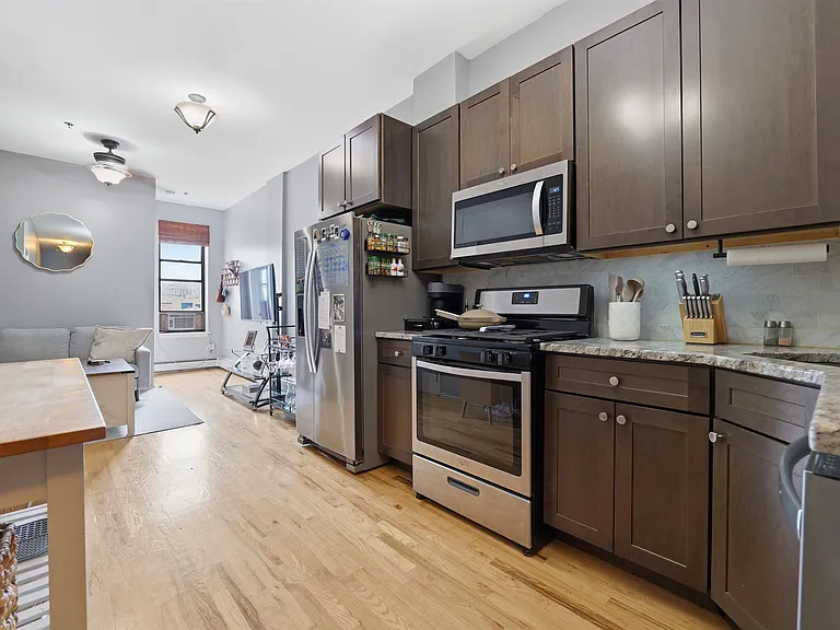 805 Park Ave #5R — Photo 4
