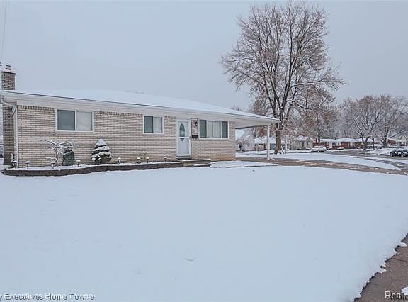 2nd image of 22727 Raymond Ct