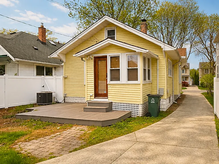 1208 Emmons Ave — Photo 5