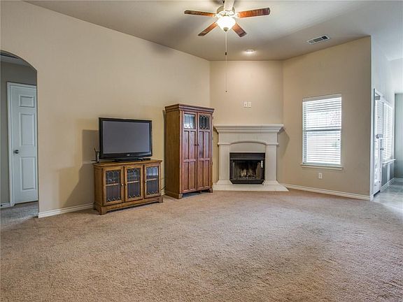 4th image of 9105 Arlene Dr