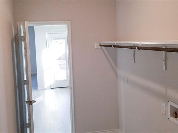 5th image of 4116 Harvest Glen Dr