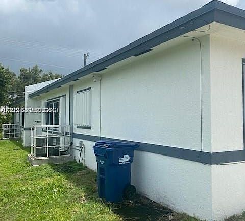 4th image of 2271/2273 NW 66th St