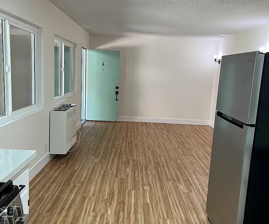 1st image of 230 N Grand Ave #1