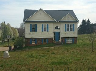 2215 N Oak Ridge Church Rd, Boonville, NC 27011