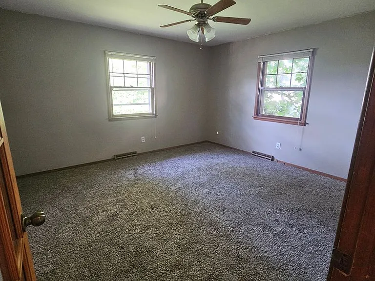 725 W Talmage St — Photo 15
