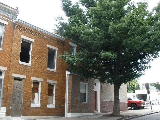 2nd image of 2110 W Lexington St