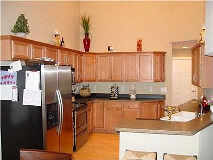 3rd image of 5910 Winnett Dr