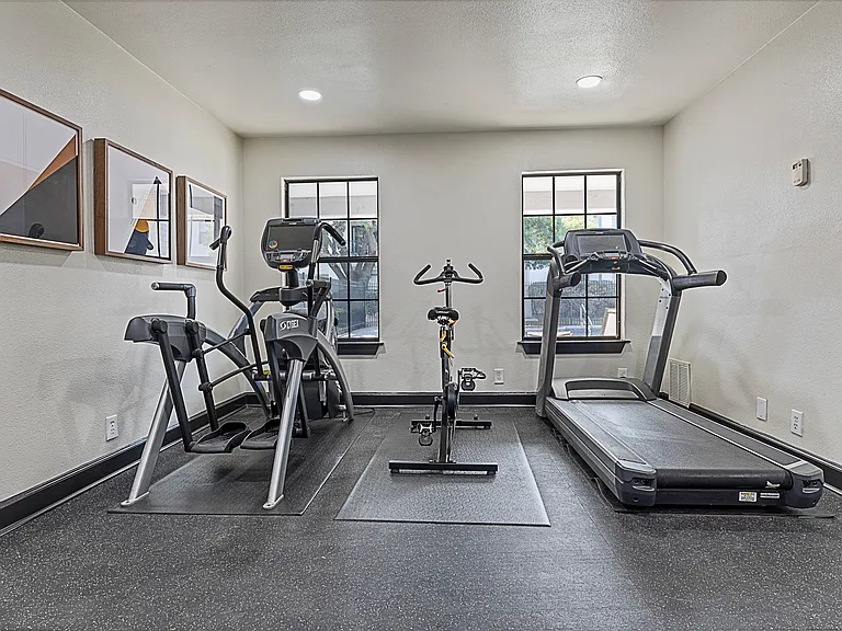 Tradewinds Apartment Homes — Photo 11