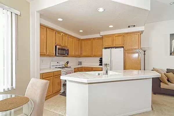 2901 Escala Cir — Photo 4