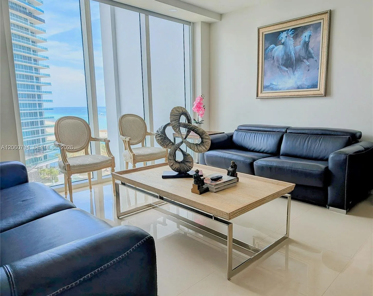 Harbour House — Photo 2