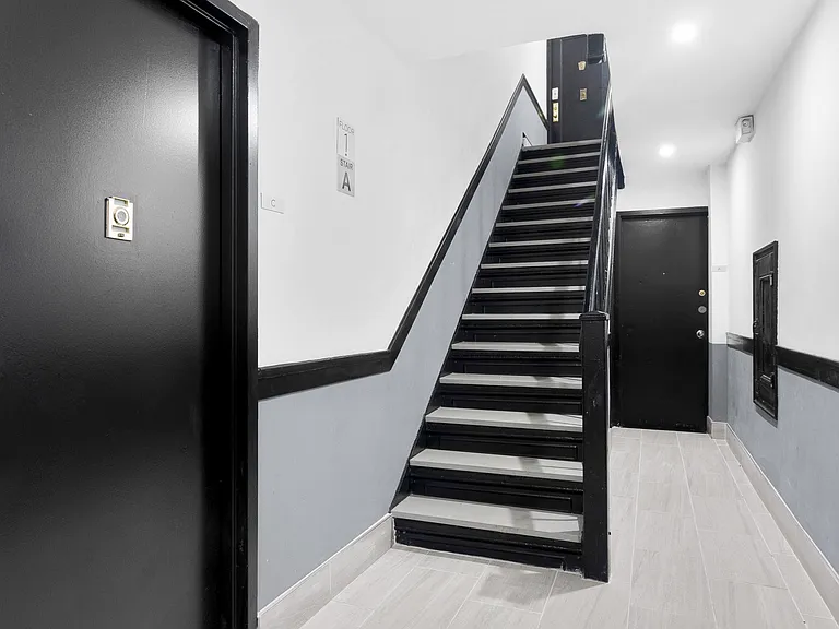 418 E 9th St #3B — Photo 9