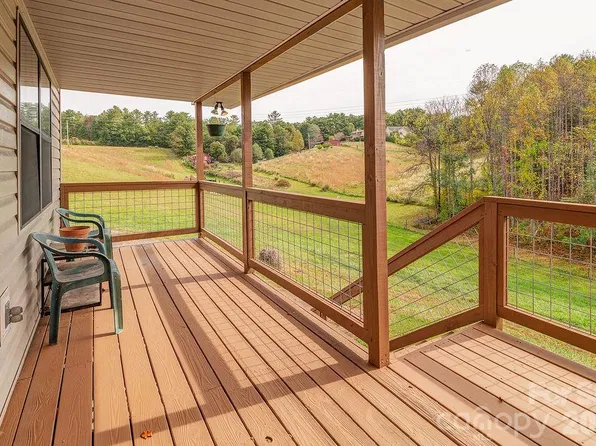 216 Pickens Rd, Weaverville, NC 28787