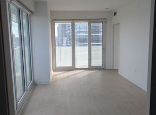 3900 Confederation Pkwy #1904, Mississauga, ON L5B 0K7