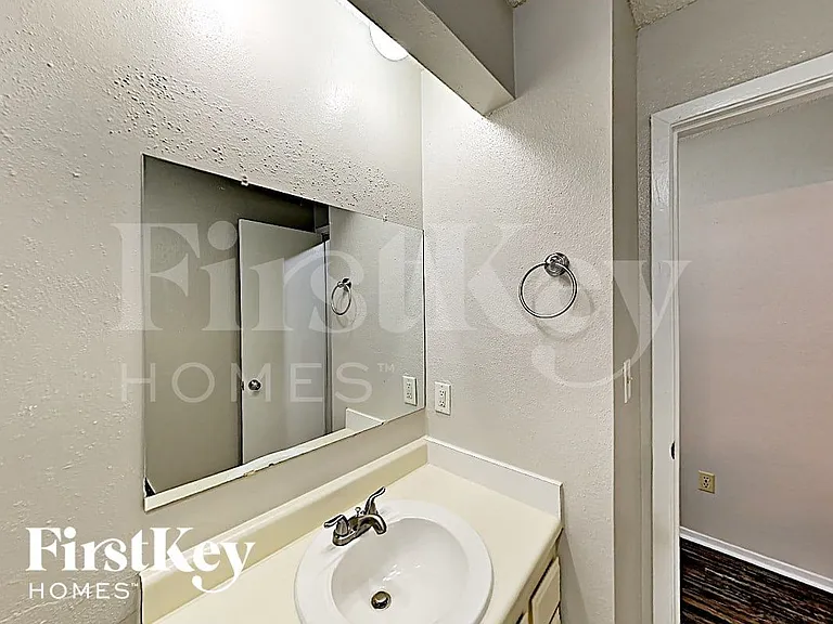 10507 Village Trail Dr — Photo 10