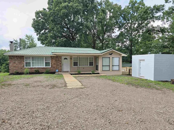 745 Stag Ln, Savannah, TN 38372