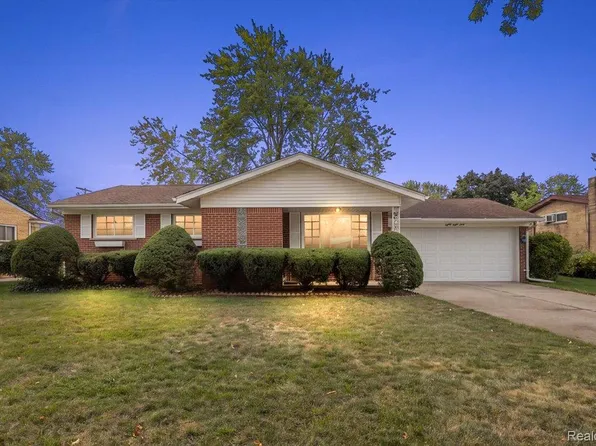 8860 Kidley Dr, Sterling Heights, MI 48314