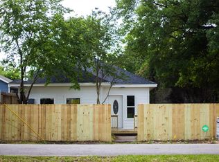 108 Amundsen St, Houston, TX 77009