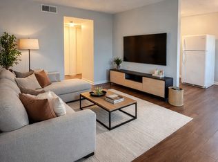 1704 Valley Forge Way UNIT 4, Louisville, KY