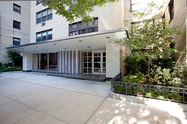 Sold by CondoDomain | media 15