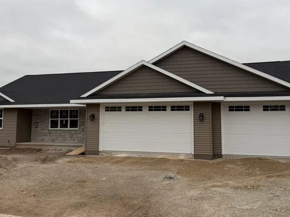 3376 Largo Ridge Ct, Green Bay, WI 54311