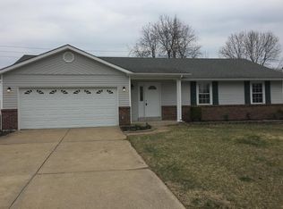138 Universal Dr, Saint Peters, MO