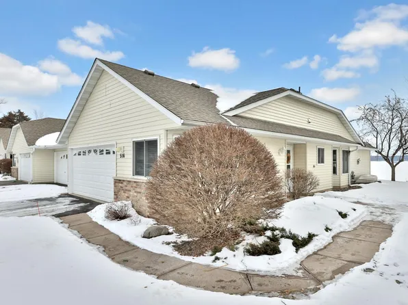 516 Dew Drop Ln, Chisago City, MN 55013