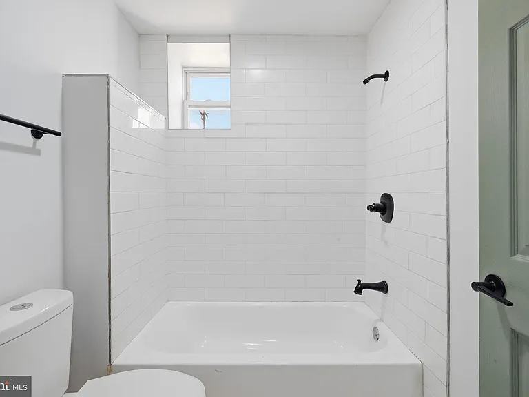 1406 S Allison St — Photo 18