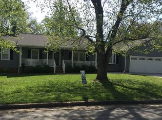 203 N 8th Ave, Mayodan, NC 27027