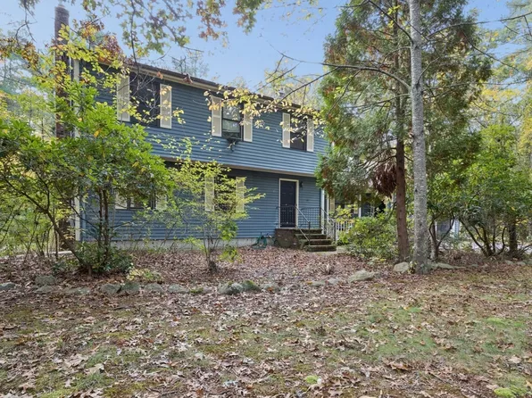 89 Pickens St, Lakeville, MA 02347