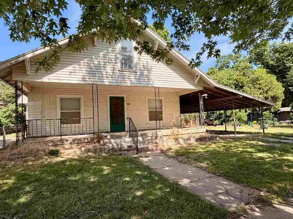 315 S 6th St, Blackwell, OK 74631