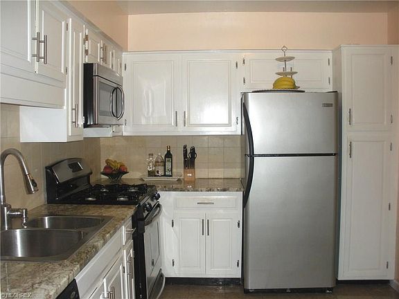 4th image of 2112 Acacia Park Dr APT 318