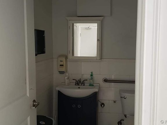 4th image of 4811 NW 35th Ave #4811