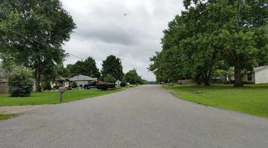 2nd image of 413 Pioneer Dr